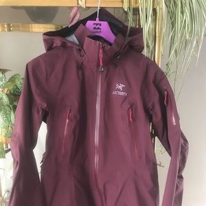 LIKE NEW Theta AR jacket